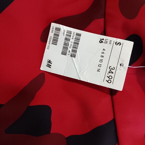 Red and Black skirt - Picture 3 of 7